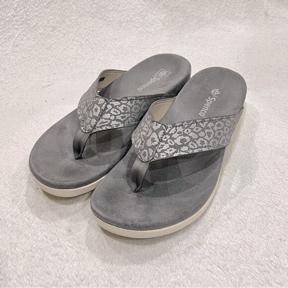 Spenco Orthotic Thong Sandals in Grey Shimmer Cheetah Print 9.5 - Picture 5 of 15